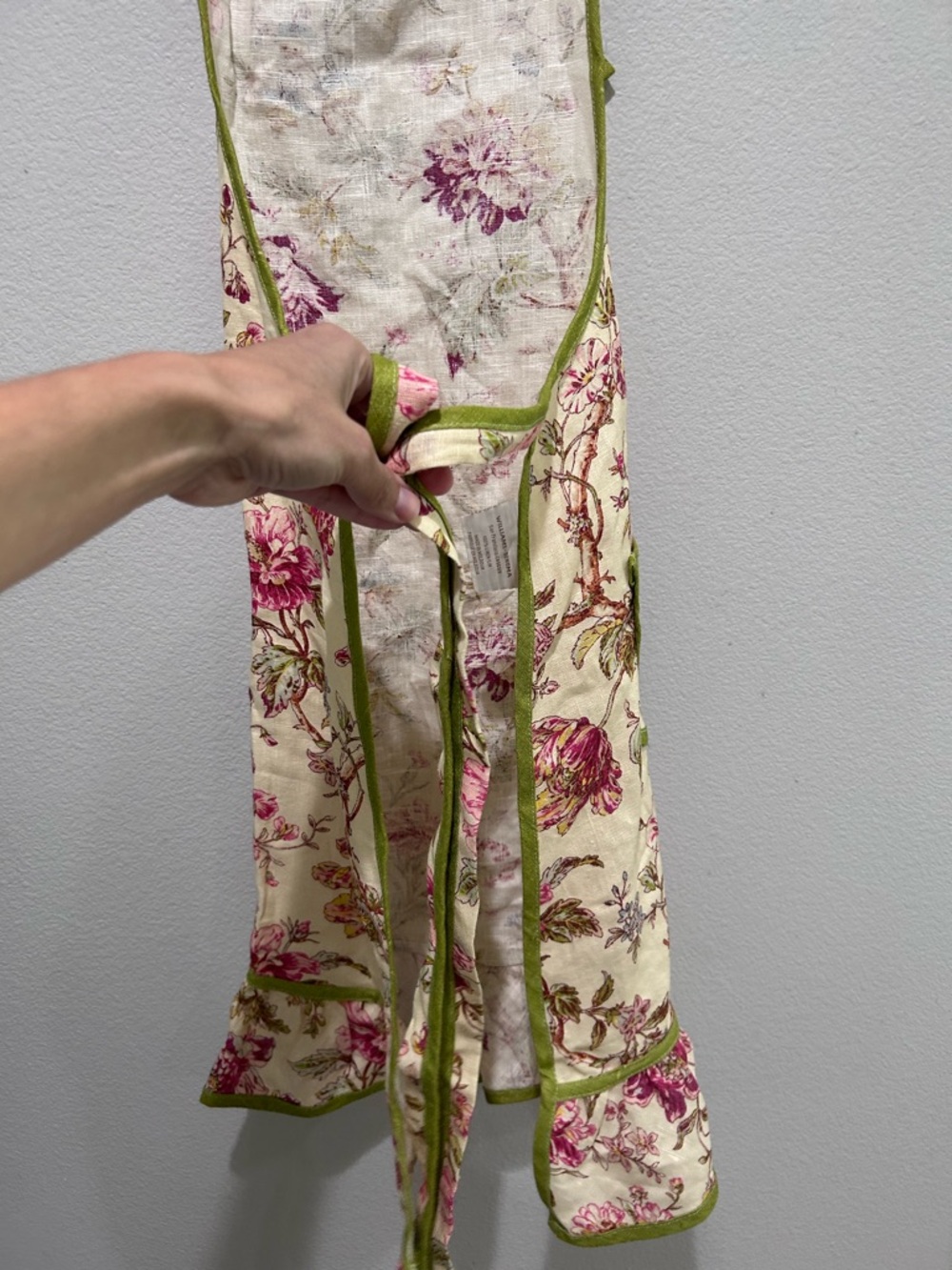 Williams Sonoma Cream Floral Linen Apron with Green Trim - Picture 9 of 9